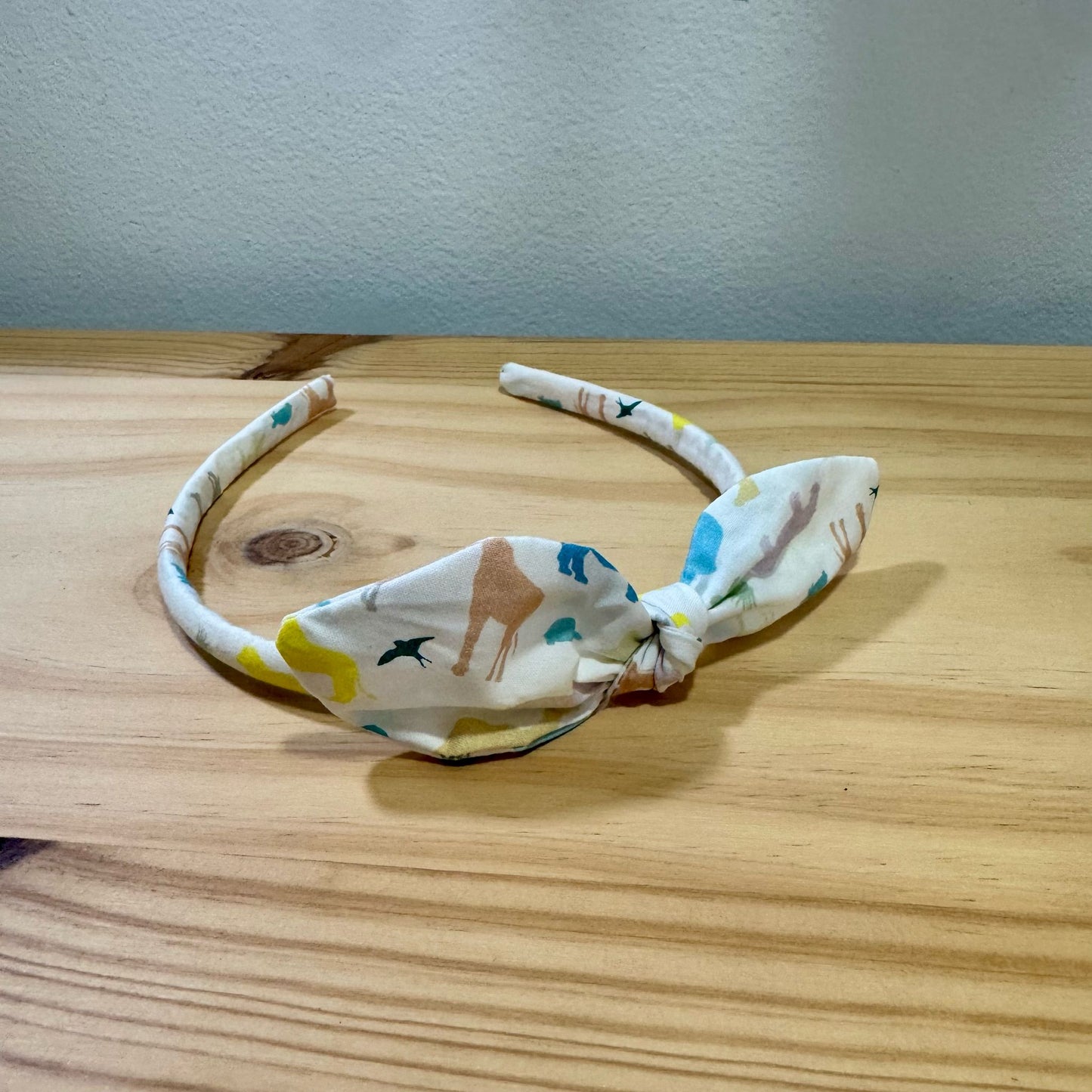 Diadema con lazo Bisa y Biso