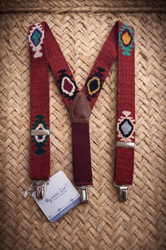 Tirantes étnicos rojos